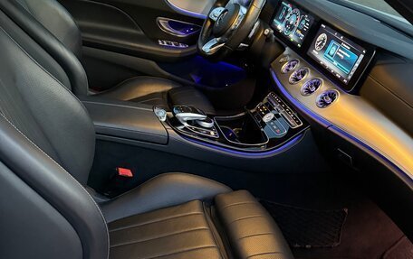 Mercedes-Benz E-Класс, 2019 год, 5 650 000 рублей, 13 фотография