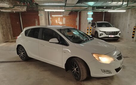 Opel Astra J, 2011 год, 720 000 рублей, 2 фотография