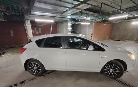 Opel Astra J, 2011 год, 720 000 рублей, 3 фотография