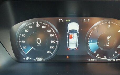 Volvo XC90 II рестайлинг, 2017 год, 3 850 000 рублей, 9 фотография