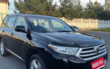 Toyota Highlander III, 2013 год, 4 350 000 рублей, 2 фотография