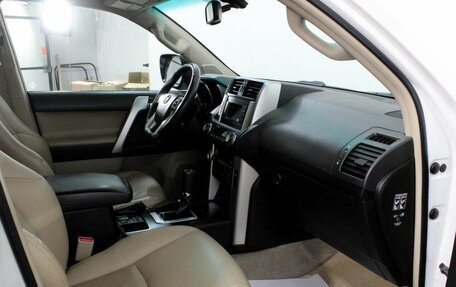 Toyota Land Cruiser Prado 150 рестайлинг 2, 2010 год, 3 099 000 рублей, 10 фотография