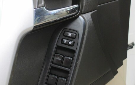 Toyota Land Cruiser Prado 150 рестайлинг 2, 2010 год, 3 099 000 рублей, 11 фотография