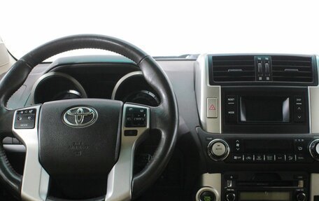 Toyota Land Cruiser Prado 150 рестайлинг 2, 2010 год, 3 099 000 рублей, 15 фотография