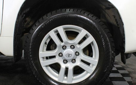 Toyota Land Cruiser Prado 150 рестайлинг 2, 2010 год, 3 099 000 рублей, 22 фотография