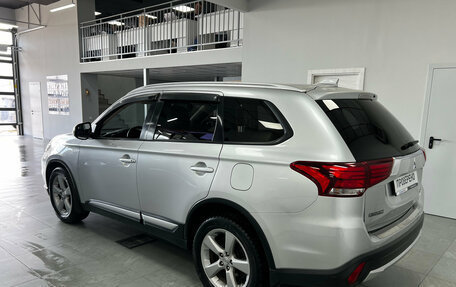 Mitsubishi Outlander III рестайлинг 3, 2017 год, 2 200 000 рублей, 4 фотография