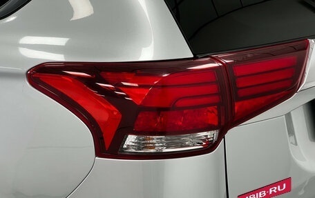 Mitsubishi Outlander III рестайлинг 3, 2017 год, 2 200 000 рублей, 5 фотография