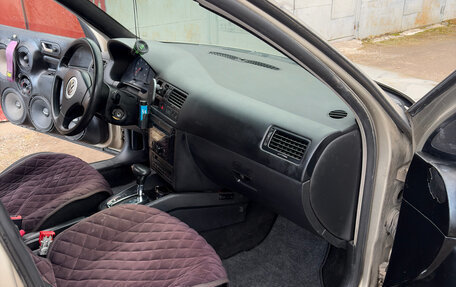 Volkswagen Bora, 2004 год, 300 000 рублей, 7 фотография