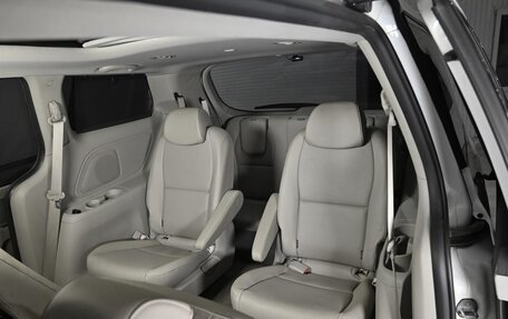 KIA Carnival III, 2018 год, 2 249 000 рублей, 8 фотография