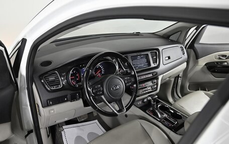 KIA Carnival III, 2018 год, 2 249 000 рублей, 13 фотография