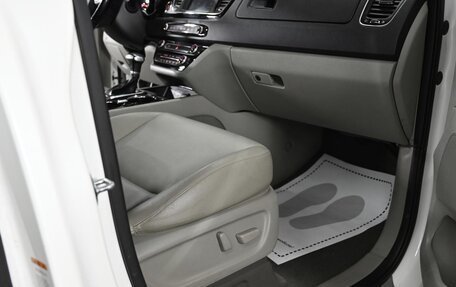 KIA Carnival III, 2018 год, 2 249 000 рублей, 17 фотография