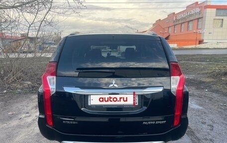 Mitsubishi Pajero Sport III рестайлинг, 2019 год, 3 300 000 рублей, 3 фотография