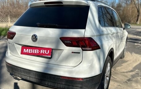 Volkswagen Tiguan II, 2018 год, 2 050 000 рублей, 3 фотография