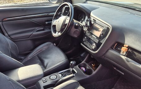 Mitsubishi Outlander III рестайлинг 3, 2015 год, 1 450 000 рублей, 6 фотография