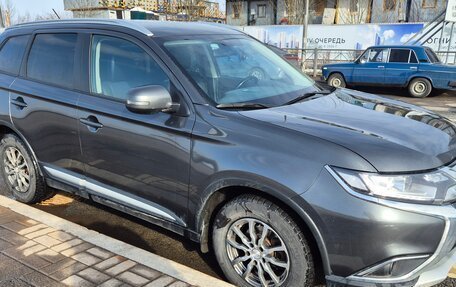 Mitsubishi Outlander III рестайлинг 3, 2015 год, 1 450 000 рублей, 3 фотография