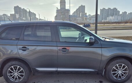 Mitsubishi Outlander III рестайлинг 3, 2015 год, 1 450 000 рублей, 4 фотография