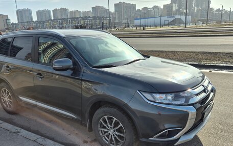 Mitsubishi Outlander III рестайлинг 3, 2015 год, 1 450 000 рублей, 2 фотография