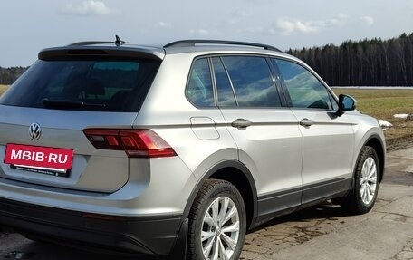 Volkswagen Tiguan II, 2019 год, 2 200 000 рублей, 3 фотография