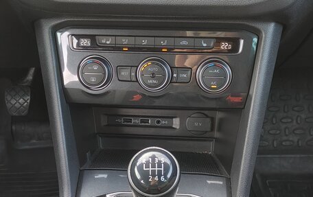 Volkswagen Tiguan II, 2019 год, 2 200 000 рублей, 7 фотография