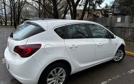 Opel Astra J, 2011 год, 750 000 рублей, 2 фотография