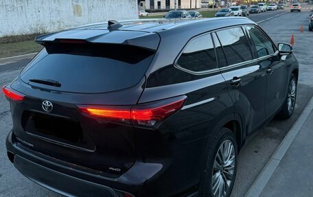 Toyota Highlander, 2020 год, 5 500 000 рублей, 3 фотография