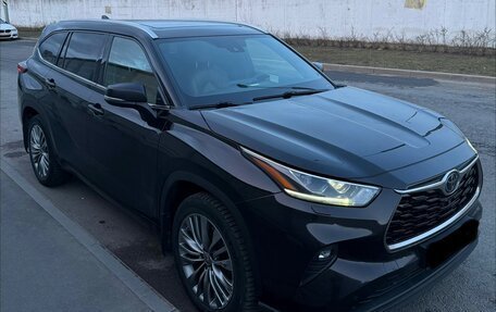 Toyota Highlander, 2020 год, 5 500 000 рублей, 2 фотография