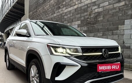 Volkswagen Taos, 2022 год, 4 200 000 рублей, 2 фотография