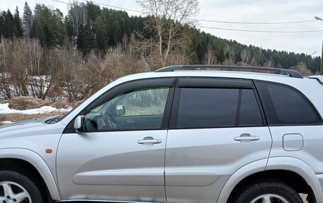Toyota RAV4, 2002 год, 700 000 рублей, 4 фотография