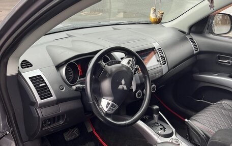 Mitsubishi Outlander III рестайлинг 3, 2007 год, 780 000 рублей, 7 фотография