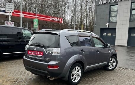 Mitsubishi Outlander III рестайлинг 3, 2007 год, 780 000 рублей, 3 фотография