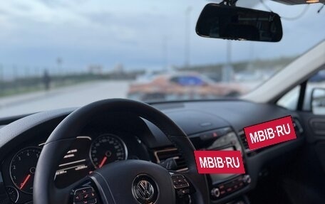 Volkswagen Touareg III, 2011 год, 1 739 000 рублей, 8 фотография