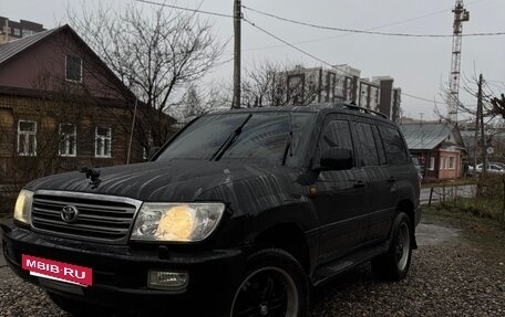 Toyota Land Cruiser 100 рестайлинг 2, 2006 год, 1 699 999 рублей, 2 фотография