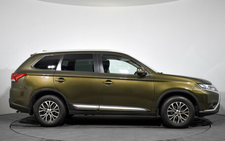 Mitsubishi Outlander III рестайлинг 3, 2021 год, 2 290 000 рублей, 4 фотография