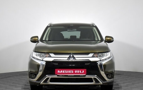 Mitsubishi Outlander III рестайлинг 3, 2021 год, 2 290 000 рублей, 2 фотография
