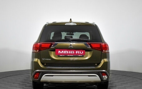 Mitsubishi Outlander III рестайлинг 3, 2021 год, 2 290 000 рублей, 6 фотография