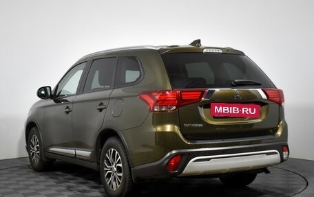 Mitsubishi Outlander III рестайлинг 3, 2021 год, 2 290 000 рублей, 7 фотография
