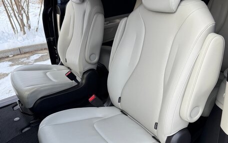 KIA Carnival, 2020 год, 3 650 000 рублей, 17 фотография