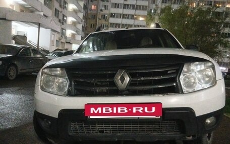 Renault Duster I рестайлинг, 2014 год, 830 000 рублей, 3 фотография