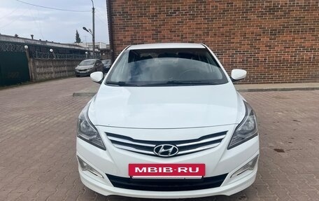 Hyundai Solaris II рестайлинг, 2014 год, 1 030 000 рублей, 2 фотография