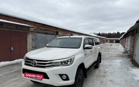 Toyota Hilux VIII, 2015 год, 3 150 000 рублей, 8 фотография