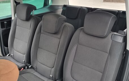 Volkswagen Sharan II, 2017 год, 2 150 000 рублей, 11 фотография