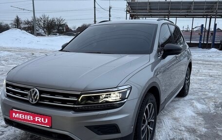 Volkswagen Tiguan II, 2019 год, 2 350 000 рублей, 2 фотография