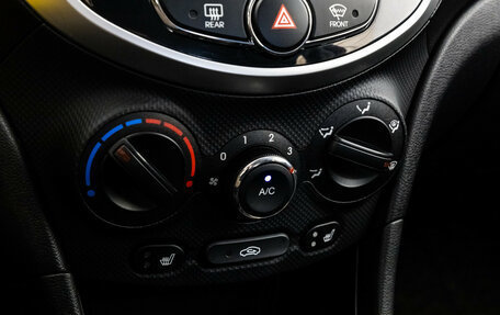 Hyundai Solaris II рестайлинг, 2013 год, 15 фотография