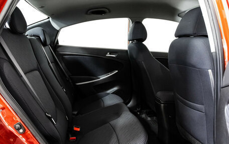 Hyundai Solaris II рестайлинг, 2013 год, 17 фотография