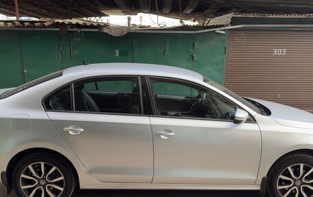 Volkswagen Jetta VI, 2011 год, 1 250 000 рублей, 5 фотография