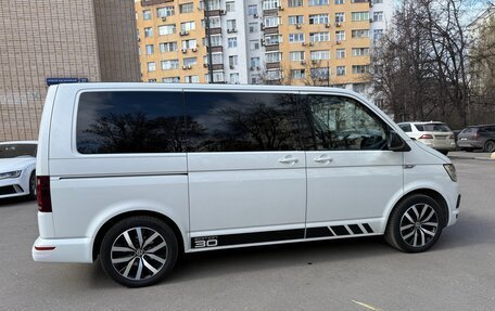 Volkswagen Multivan T6 рестайлинг, 2016 год, 3 599 999 рублей, 4 фотография
