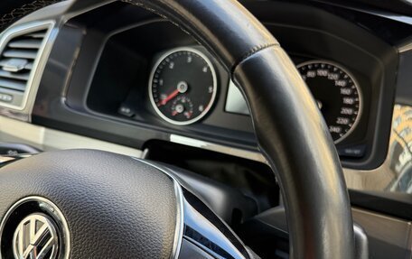 Volkswagen Multivan T6 рестайлинг, 2016 год, 3 599 999 рублей, 14 фотография