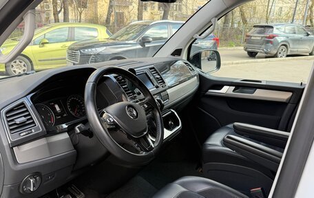 Volkswagen Multivan T6 рестайлинг, 2016 год, 3 599 999 рублей, 9 фотография