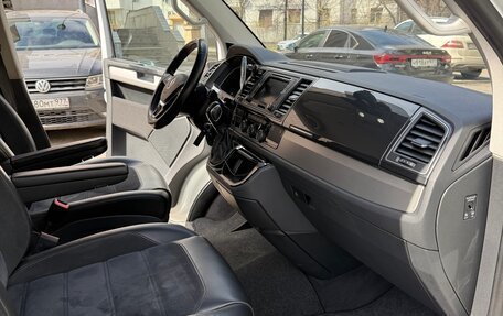 Volkswagen Multivan T6 рестайлинг, 2016 год, 3 599 999 рублей, 11 фотография