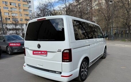 Volkswagen Multivan T6 рестайлинг, 2016 год, 3 599 999 рублей, 6 фотография